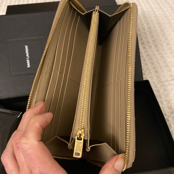 Saint Laurent Wallet - Picture 6 of 17